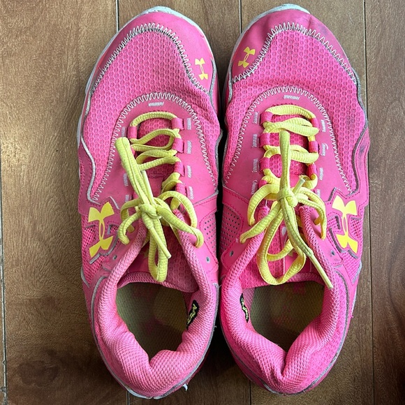 👠BOGO FREE👠UNDER ARMOUR💫Girls Youth Hot Pink Running Sneakers - Picture 1 of 8